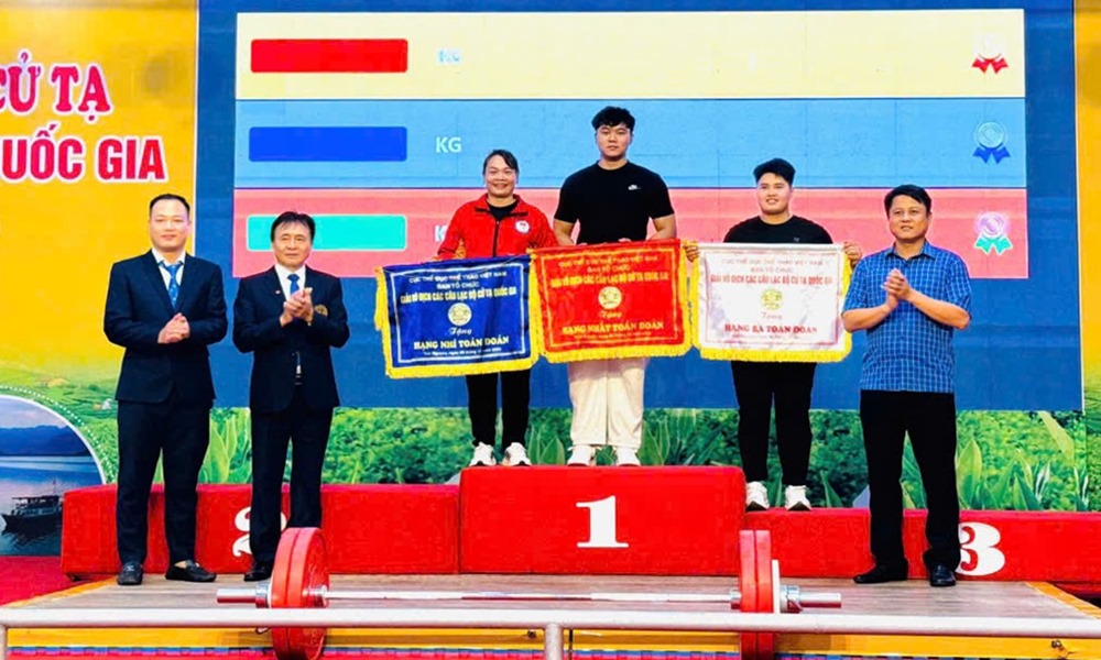 Bac Ninh tops national weightlifting club championship